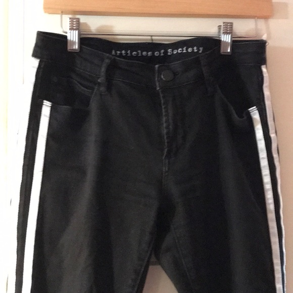 Jeans - Picture 2 of 3